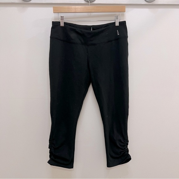 𝅺LAND’S End Cropped Running Pants with zippered pocked in back - Picture 1 of 8